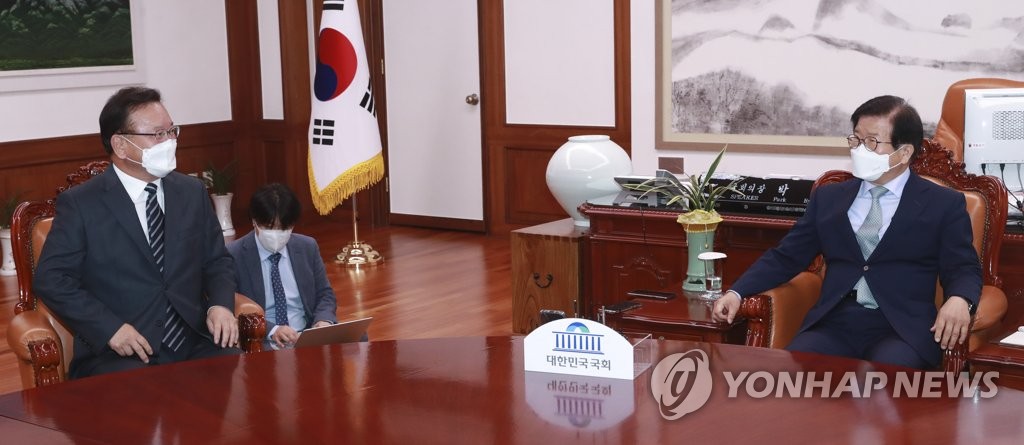김부겸 총리, 국회 예방…국민의힘과도 접촉